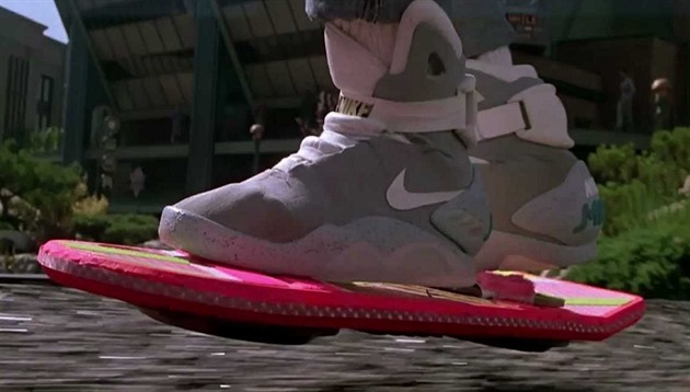 Návrat do budoucnosti je tu: Nike skutečně vyrobí samozavazovací boty!