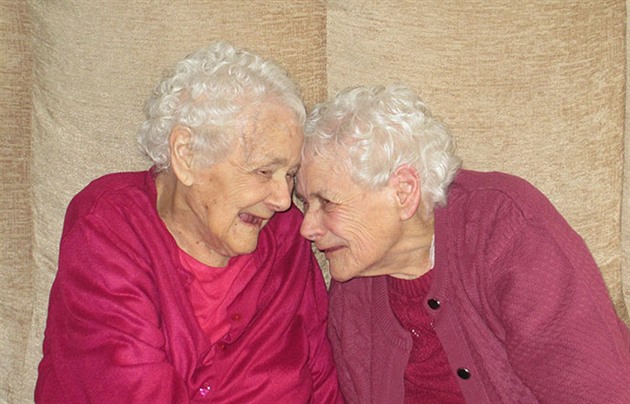 103 let staré Florence a Glenys jsou nejstarí dvojata na svt. Staenky...