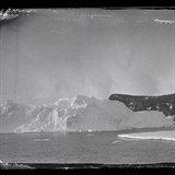 I ped 100 lety byla Antarktida nehostinnou ledovou pustinou.
