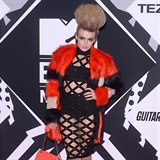 Tallia Storm ve sv erveno-ern kreaci.