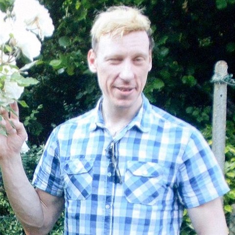 Homosexu�ln� prostitut Stephen Port drogami otr�vil 4 mlad� mu�e. P�ed smrt� je je�t� zn�silnil.