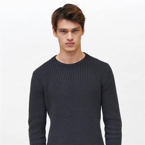 Teprve jedenadvacetilet� Slov�k skl�z� velk� �sp�chy.