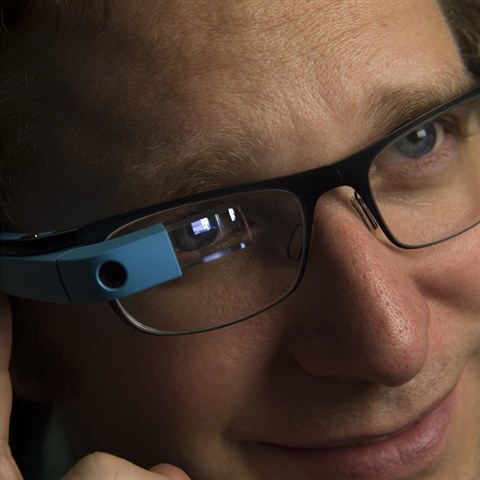 Google Glass budou pomhat