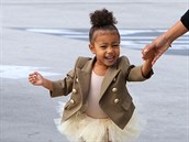 Kdy� se usmívá slu�í jí to mnohem víc.