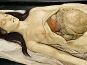 Dsivá panna vypadá jako mrtvá a je z 19. století.