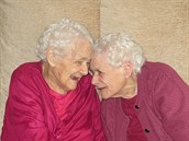 103 let staré Florence a Glenys jsou nejstar�í dvoj�ata na sv�t�. Sta�enky...