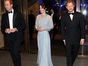 Kate, William a Harry spolen navtívili i premiéru nové bondovky.