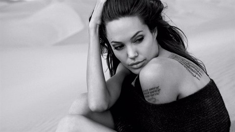 Angelina Jolie se tí na padesátku.