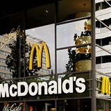 McDonalds m restaurace po celm svt.