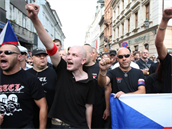 Tomá Ortel (vlevo) na protiromské extremistické demonstraci