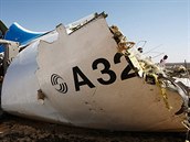 Havarovaný Airbus A321 se ped pádem ve vzduchu rozlomil.