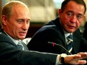 Vladimíru Putinovi pomáhal Lesin zakládat propagandistický televizní kanál...