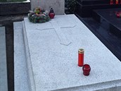 Tajemný vnec na náhrobku Stanislava Grosse.