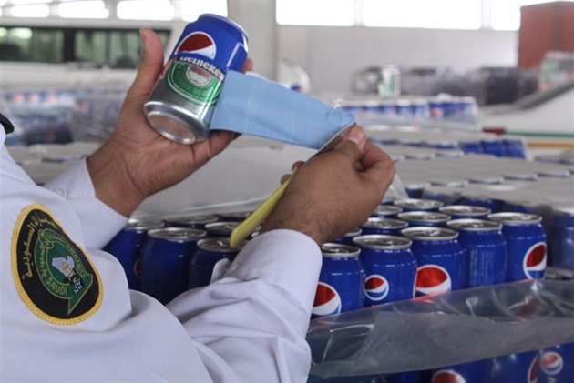 Saúdská policie objevila 48 tisíc plechovek s pivem, pevleených za Pepsi.