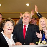 Jiřina Bohdalová spolu s Milošem Zemanem oslavovala jeho vítězství v...