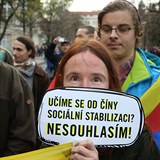 Demonstrantm se nelb Zemanovy vroky, kter pronesl pi nvtv ny.