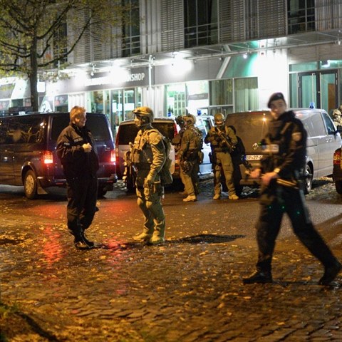 Police v ulicch Hannoveru.