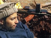 Z Belgie se Abdelhamid Abaaoud pesunul do Sýrie, kde psobí jako bojovník ISIS.