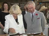 Camilla s Charlesem dostali run kované noe darem.