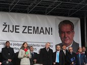 Prezident Zeman vystoupil na demonstraci Bloku proti islámu.