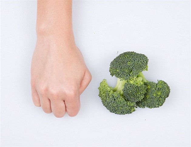 Brokolice tak ve velikosti lehce uvolněné pěsti.