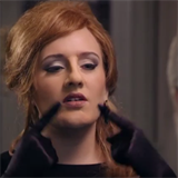 Adele ukazuje, e si nechala zmnit nos a bradu.