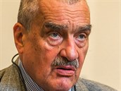 Bez pozemní operace to nepjde, pidává se Karel Schwarzenberg.