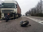 Váná dopravní nehoda uzavela silnici mezi Mýtem a Holicemi