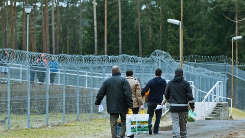 Do Evropy loni dorazilo pes milion uprchlík, ovem napíklad Finsko zaívá u...