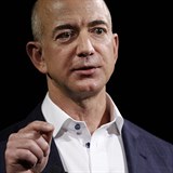 Jeff Bezos je šéf Amazonu a zároveň společnosti, která pracuje na civilních...