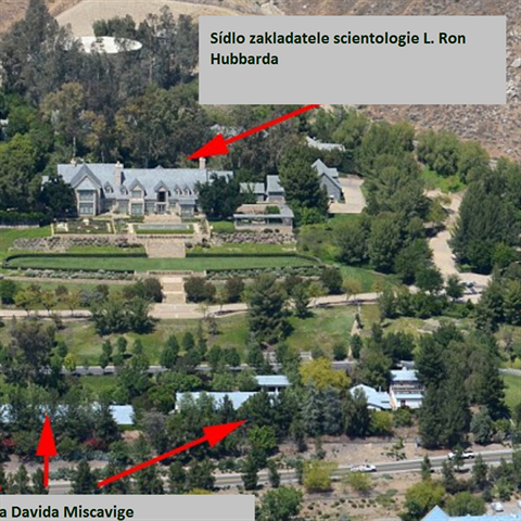 Dm pro hosty, kter Tom vyuv, je blzko sdla samotnho zakladatele scientologie.