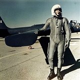 americkho pilota Francise Garyho Powerse, kter Gary Powers padl do rukou...