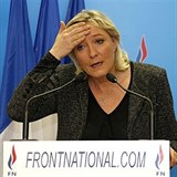 Marine Le Pen zbyly jen oči pro pláč. Francouzské regionální volby nakonec...