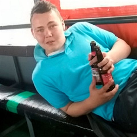 Mike p�ed svou transformac�.