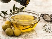 Olivový olej se v ecku pouíval pedevím jako lubrikant, smíchaný s cedrovým...