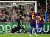 V roce 2012 nepekonal Lionel Messi Petra echa ani z penalty. Trefil bevno.