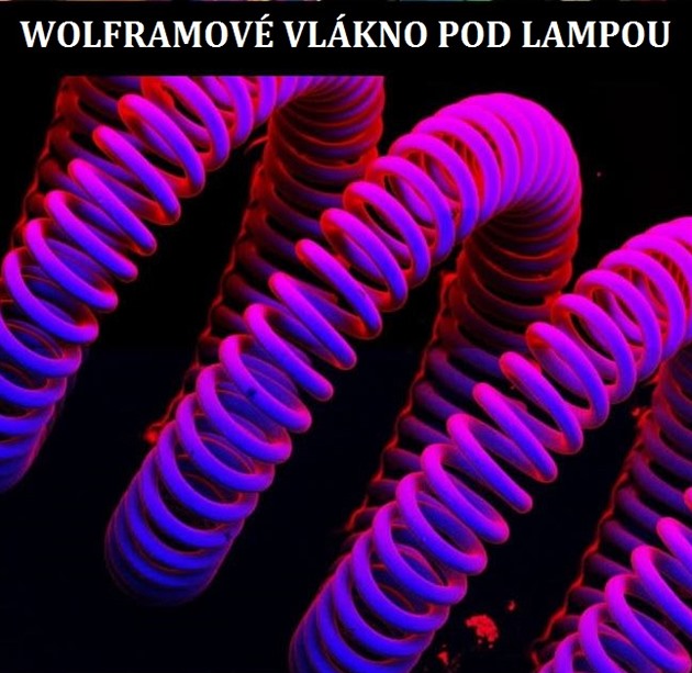 Wolframov vlkno pod hnouc lampou.