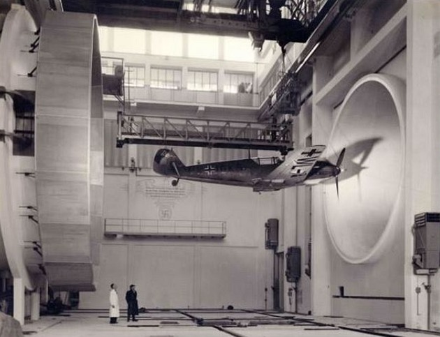 Nmci testuj Messerschmitt v roce 1940.