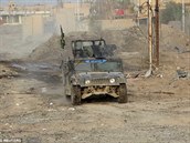Irácká armáda proesává dobyté msto. Hledá uprchlé dihádisty a istí ulice od...