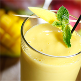 Mangové alko-smoothie vás dostane.