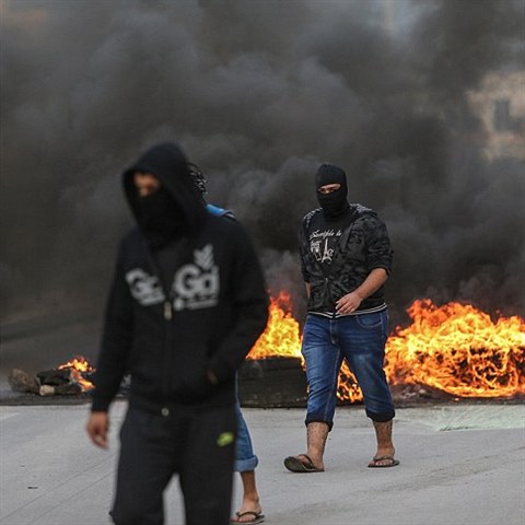 itov zapalovali pneumatiky bhem protest proti saudskoarabsk vld ve...