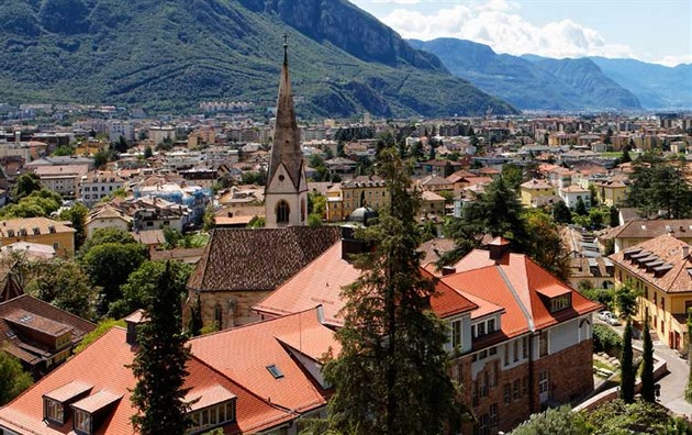 Klidným italským mstem Bolzano otásá vrada eského bezdomovce.
