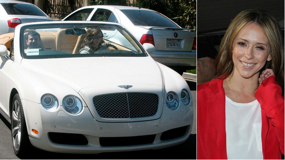 Jennifer Love Hewitt jezdí v Bentley.