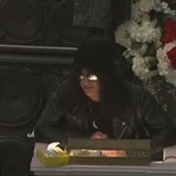 Slash bhem proslovu na poest Lemmyho.