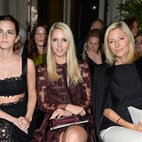 Krlovsk delegace na mdn pehldce: Olympia sed vedle hereky Emma Watson.