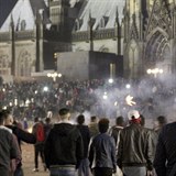 V Německu došlo na Silvestra ke stovkám sexuálních napadení uprchlíky. Média se...