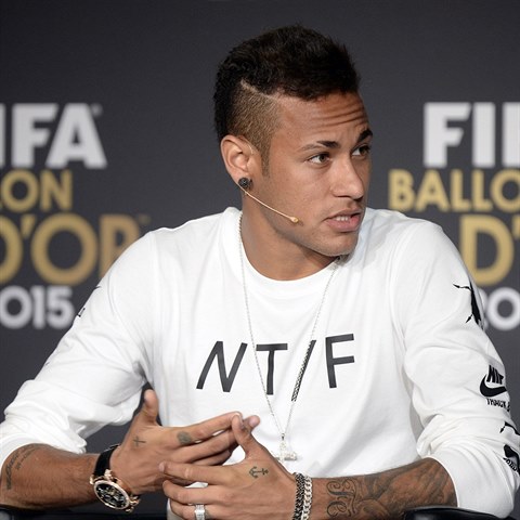 Neymar byl jednm z trojice nominovanch na Zlat m.