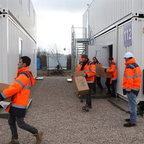 Francouzsk ady plnuj vybudovat obytn kontejnery pro a 1500 uprchlk.
