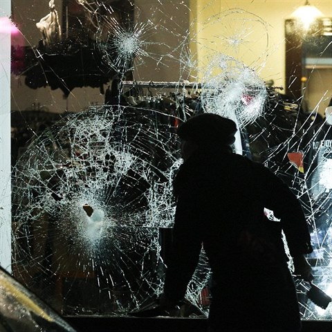 Hooligans vymltili obchody v subkulturn tvrti v Lipsku.