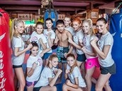 Dívky se zú�astnili lekce Muay Thai.